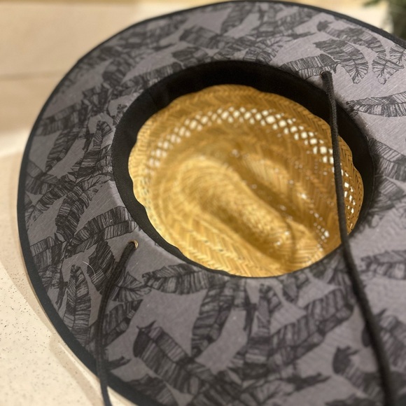 Wide-Brim Sun Straw Hat with Tightener Summer Beach Sun Protection Natural Straw - Picture 7 of 8